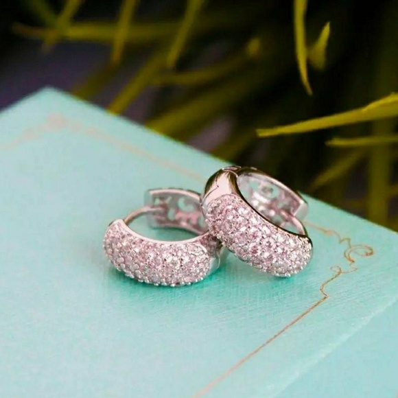 14k White Gold Diamond Cz Huggie Hoop Earrings - Picture 6 of 8